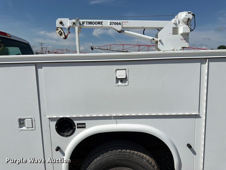 image for item FK3045 2006 Chevrolet Silverado 2500HD Ext. Cab utility bed pickup truck