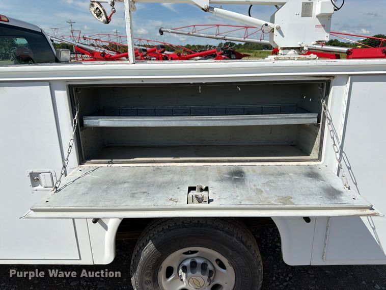 image for item FK3045 2006 Chevrolet Silverado 2500HD Ext. Cab utility bed pickup truck