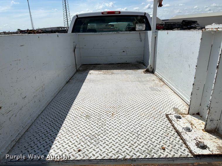 image for item FK3045 2006 Chevrolet Silverado 2500HD Ext. Cab utility bed pickup truck