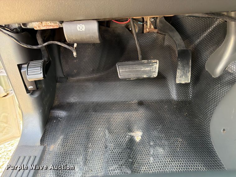 image for item FK3045 2006 Chevrolet Silverado 2500HD Ext. Cab utility bed pickup truck