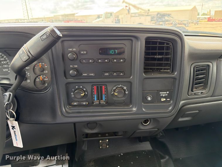 image for item FK3045 2006 Chevrolet Silverado 2500HD Ext. Cab utility bed pickup truck
