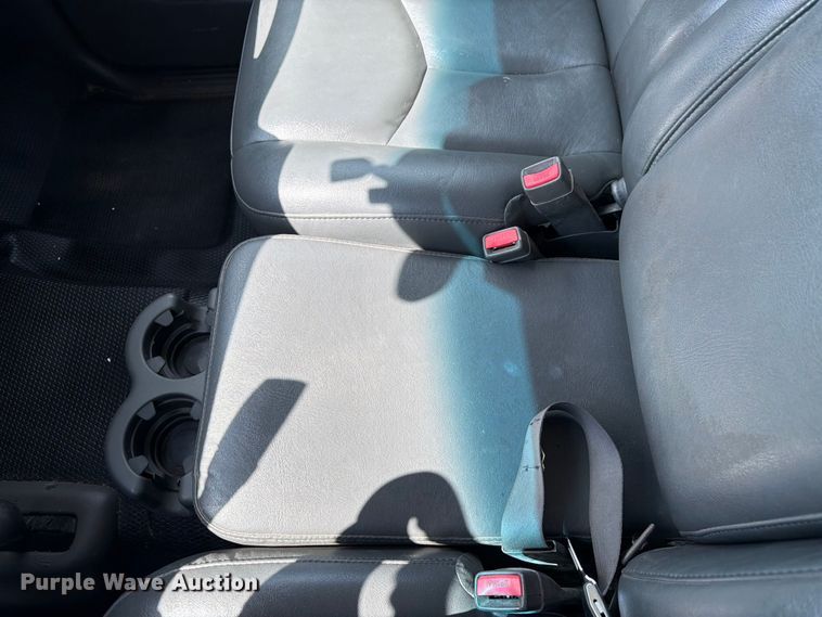 image for item FK3045 2006 Chevrolet Silverado 2500HD Ext. Cab utility bed pickup truck