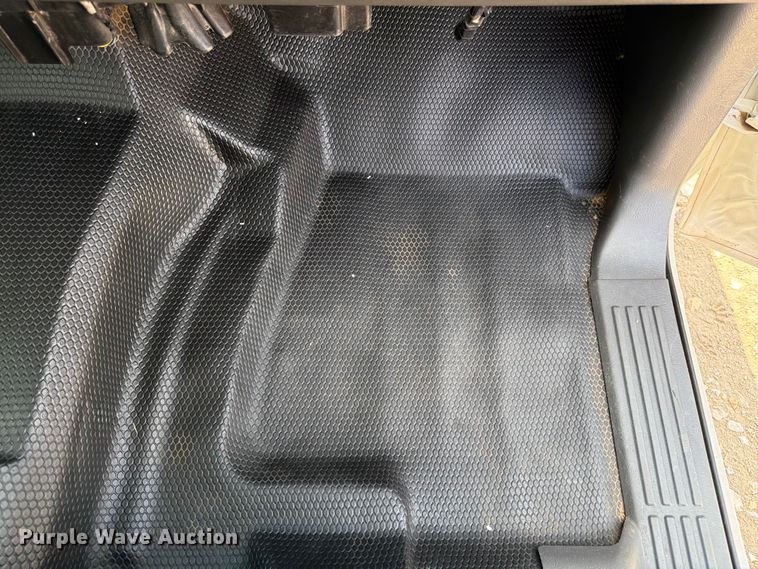 image for item FK3045 2006 Chevrolet Silverado 2500HD Ext. Cab utility bed pickup truck