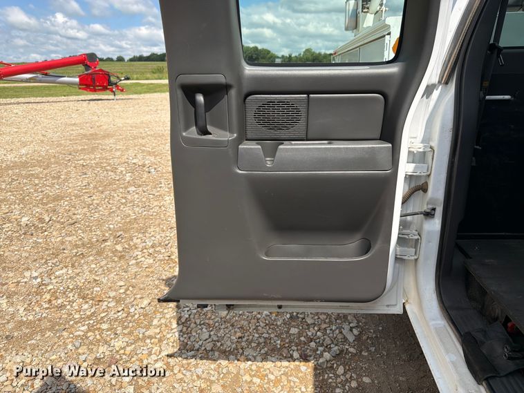 image for item FK3045 2006 Chevrolet Silverado 2500HD Ext. Cab utility bed pickup truck