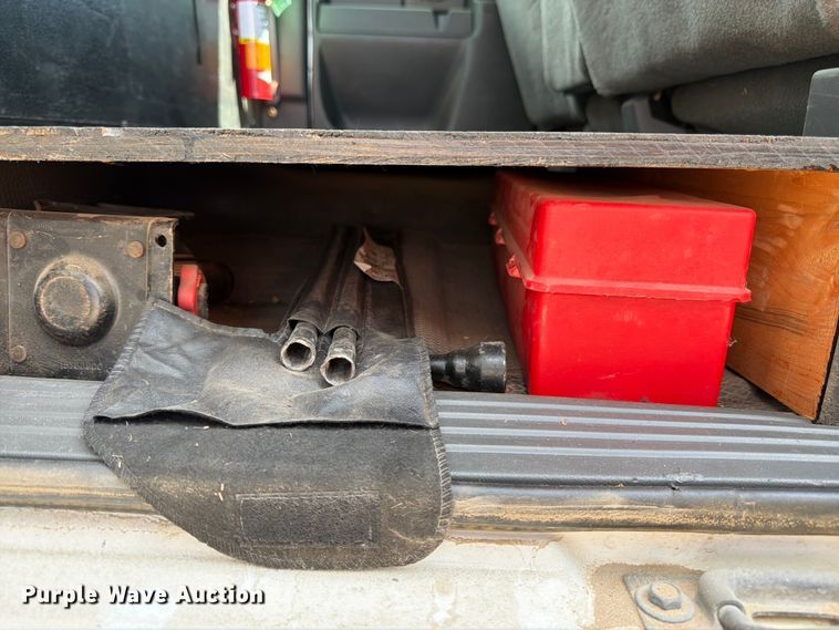 image for item FK3045 2006 Chevrolet Silverado 2500HD Ext. Cab utility bed pickup truck