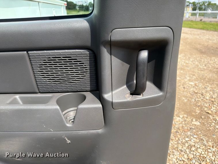image for item FK3045 2006 Chevrolet Silverado 2500HD Ext. Cab utility bed pickup truck