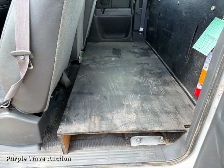 image for item FK3045 2006 Chevrolet Silverado 2500HD Ext. Cab utility bed pickup truck