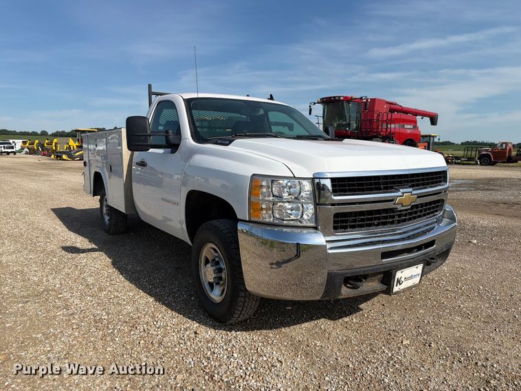 image for item FK3047 2009 Chevrolet Silverado 2500HD utility bed pickup truck