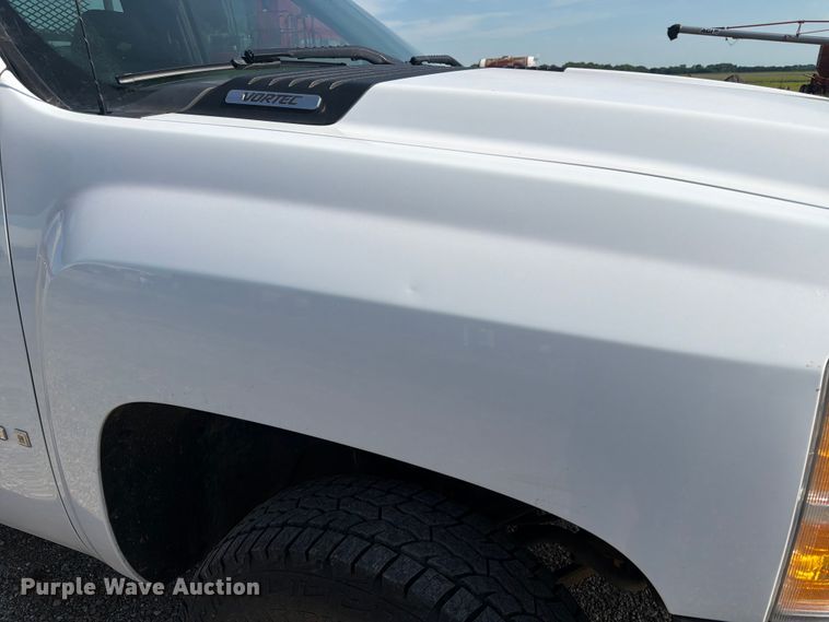 image for item FK3047 2009 Chevrolet Silverado 2500HD utility bed pickup truck
