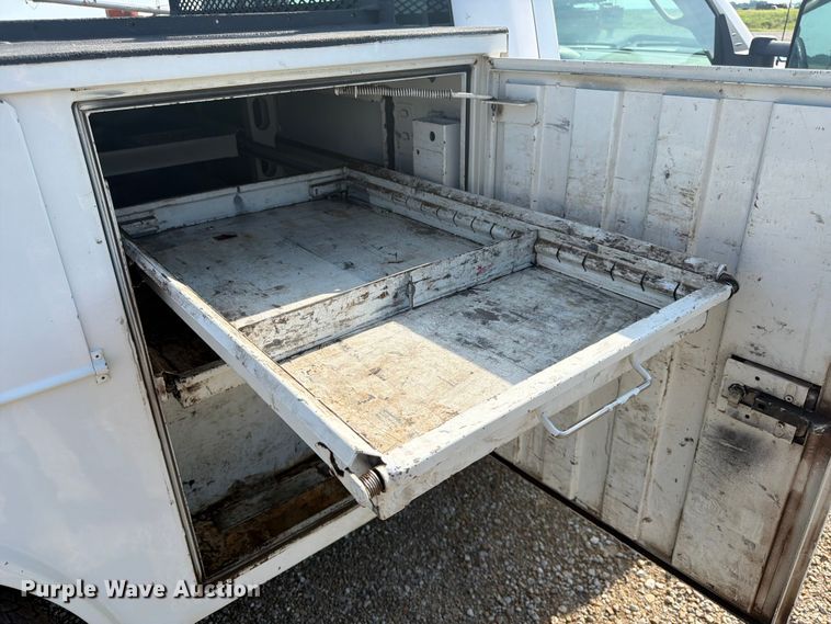 image for item FK3047 2009 Chevrolet Silverado 2500HD utility bed pickup truck