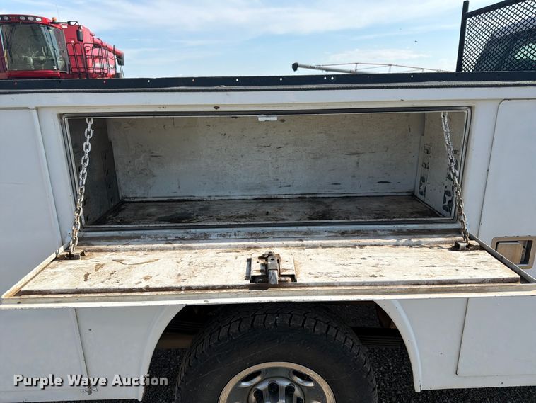 image for item FK3047 2009 Chevrolet Silverado 2500HD utility bed pickup truck
