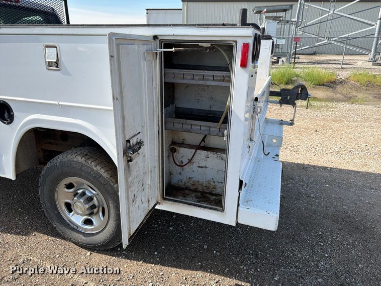 image for item FK3047 2009 Chevrolet Silverado 2500HD utility bed pickup truck