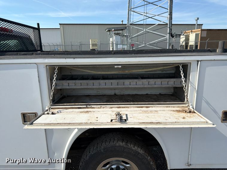 image for item FK3047 2009 Chevrolet Silverado 2500HD utility bed pickup truck