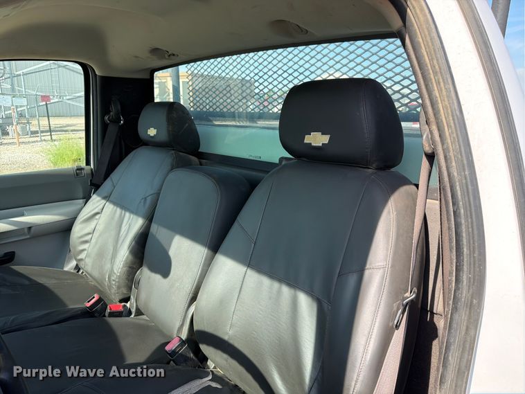 image for item FK3047 2009 Chevrolet Silverado 2500HD utility bed pickup truck