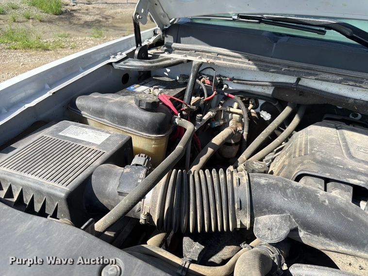 image for item FK3047 2009 Chevrolet Silverado 2500HD utility bed pickup truck