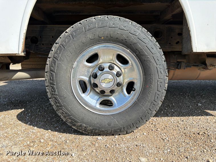 image for item FK3047 2009 Chevrolet Silverado 2500HD utility bed pickup truck
