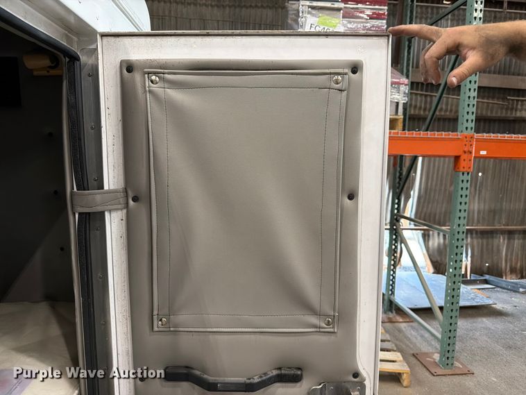 image for item FK3059 Sleeper cab