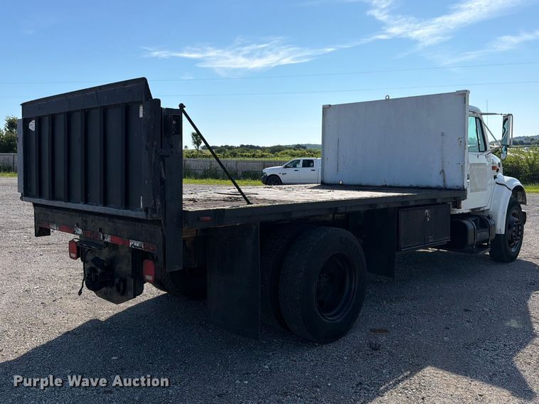image for item FK3082 2001 International 4700 flatbed truck