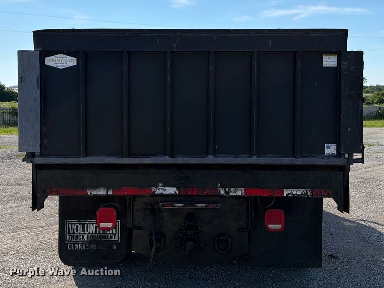 image for item FK3082 2001 International 4700 flatbed truck