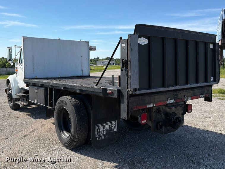 image for item FK3082 2001 International 4700 flatbed truck