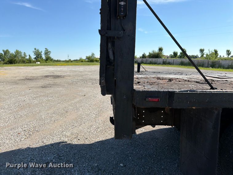 image for item FK3082 2001 International 4700 flatbed truck