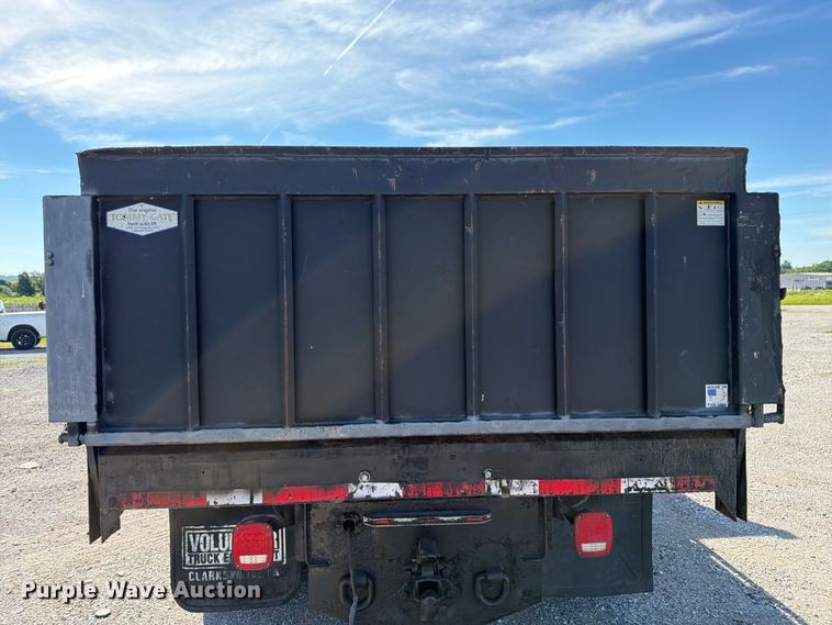 image for item FK3082 2001 International 4700 flatbed truck