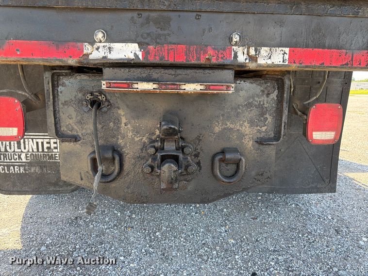image for item FK3082 2001 International 4700 flatbed truck