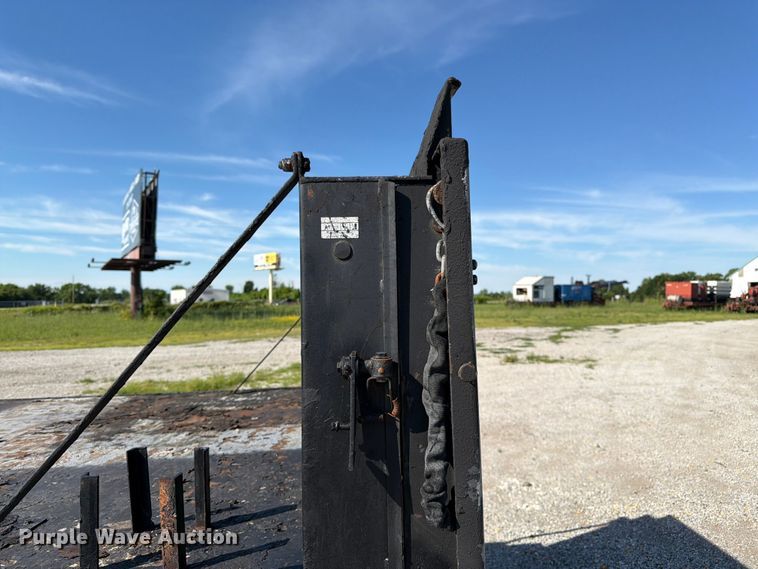 image for item FK3082 2001 International 4700 flatbed truck