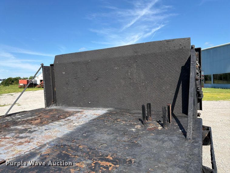 image for item FK3082 2001 International 4700 flatbed truck