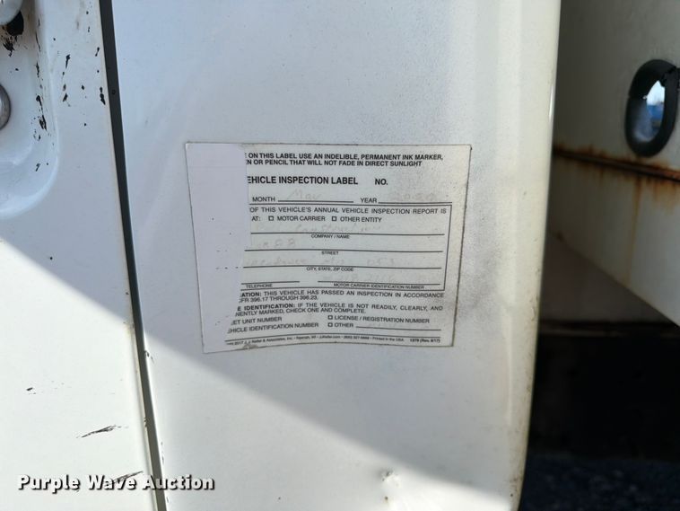 image for item FK3082 2001 International 4700 flatbed truck