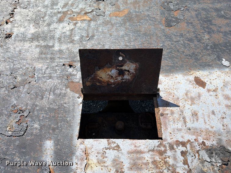 image for item FK3082 2001 International 4700 flatbed truck