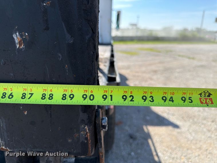 image for item FK3082 2001 International 4700 flatbed truck