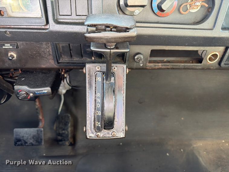 image for item FK3082 2001 International 4700 flatbed truck