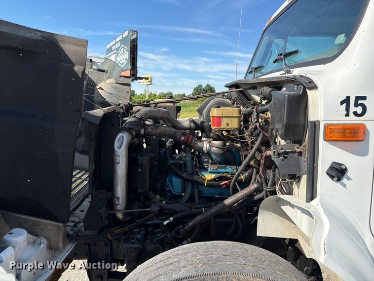 image for item FK3082 2001 International 4700 flatbed truck
