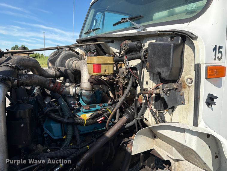 image for item FK3082 2001 International 4700 flatbed truck