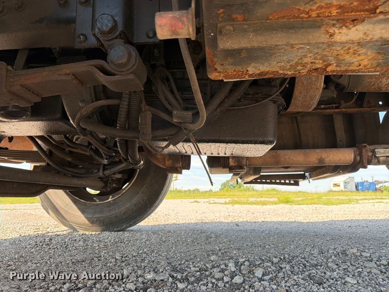 image for item FK3082 2001 International 4700 flatbed truck