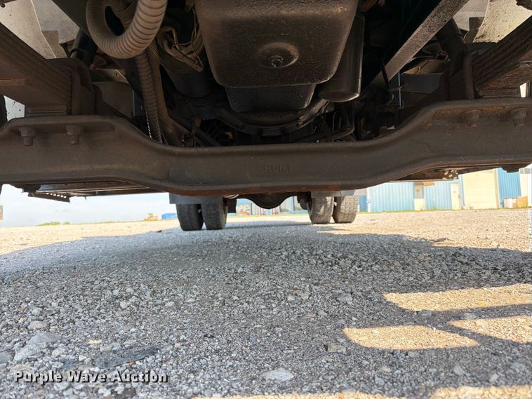 image for item FK3082 2001 International 4700 flatbed truck