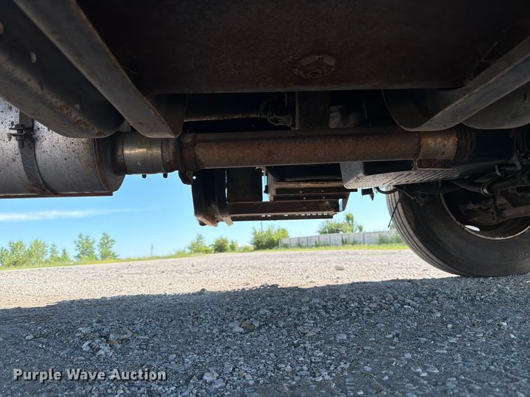 image for item FK3082 2001 International 4700 flatbed truck