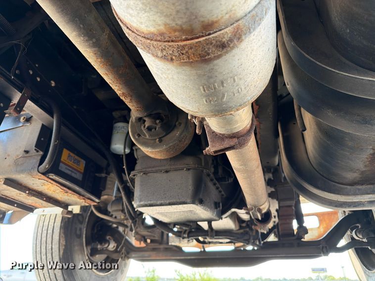 image for item FK3082 2001 International 4700 flatbed truck
