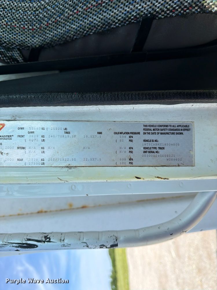 image for item FK3082 2001 International 4700 flatbed truck