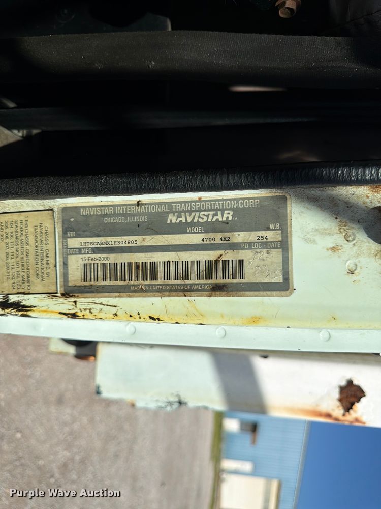 image for item FK3082 2001 International 4700 flatbed truck