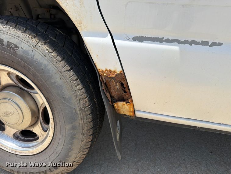 image for item FK3083 2003 Ford E250 van