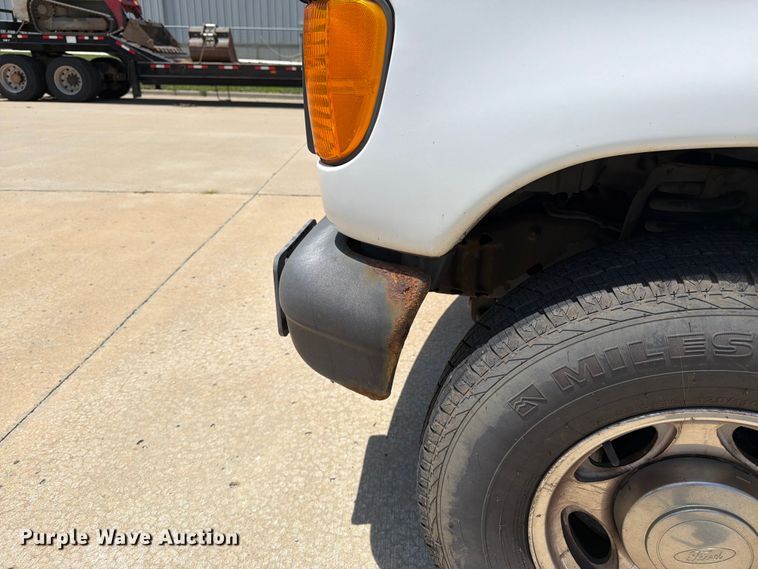 image for item FK3083 2003 Ford E250 van