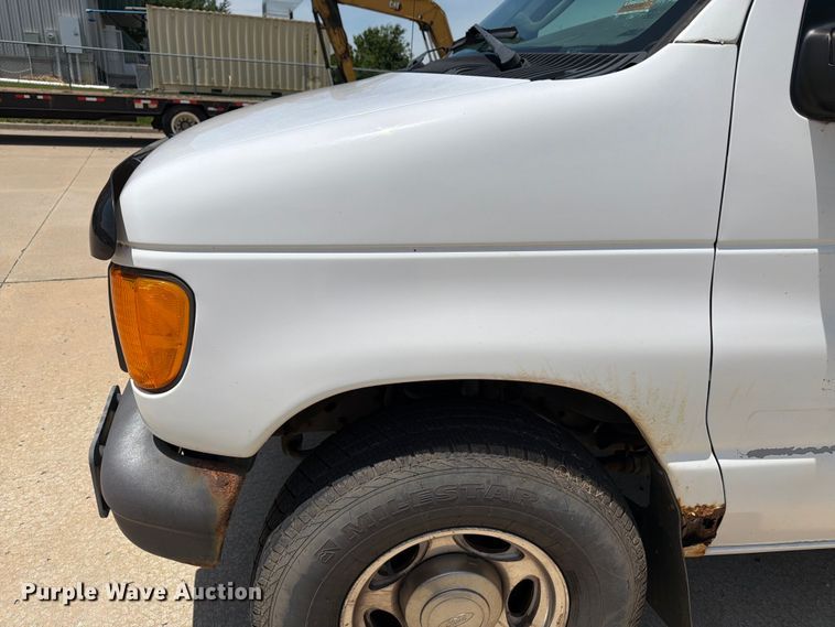image for item FK3083 2003 Ford E250 van