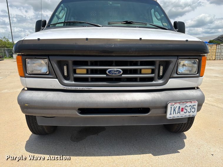 image for item FK3083 2003 Ford E250 van