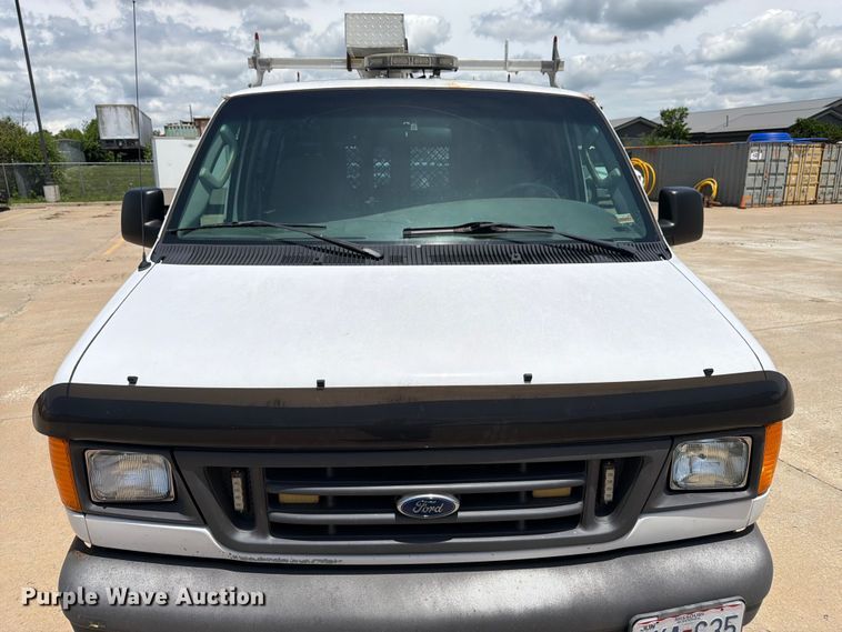 image for item FK3083 2003 Ford E250 van