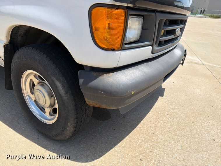 image for item FK3083 2003 Ford E250 van