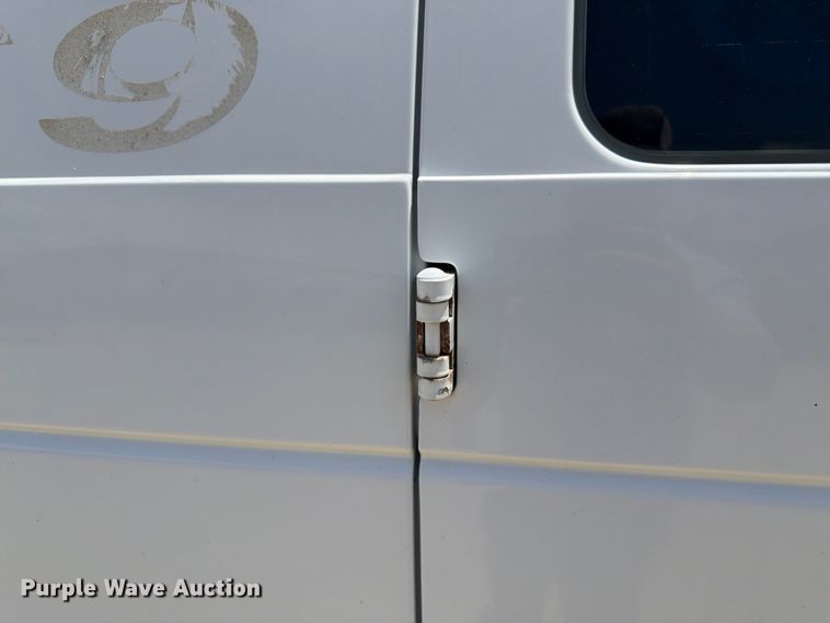 image for item FK3083 2003 Ford E250 van