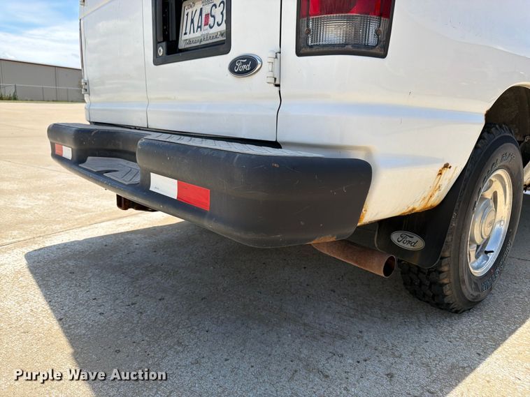 image for item FK3083 2003 Ford E250 van