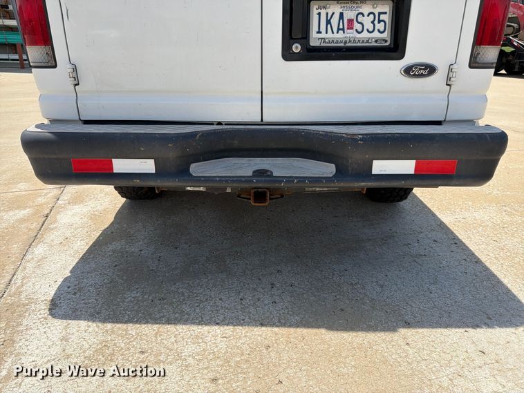 image for item FK3083 2003 Ford E250 van